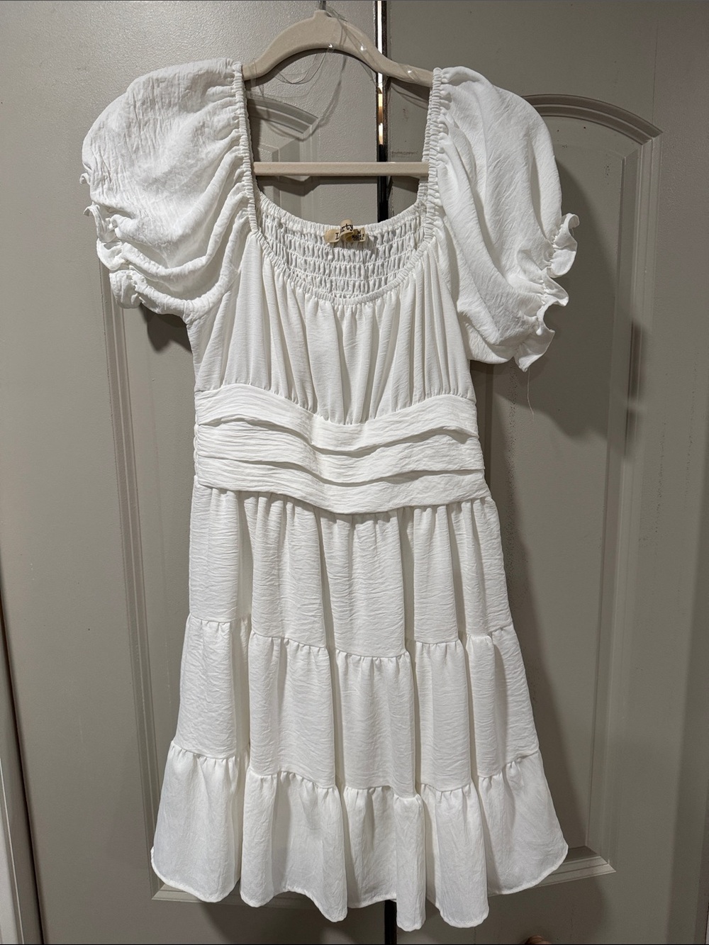 Women’s White Puff Sleeve Tiered Dress